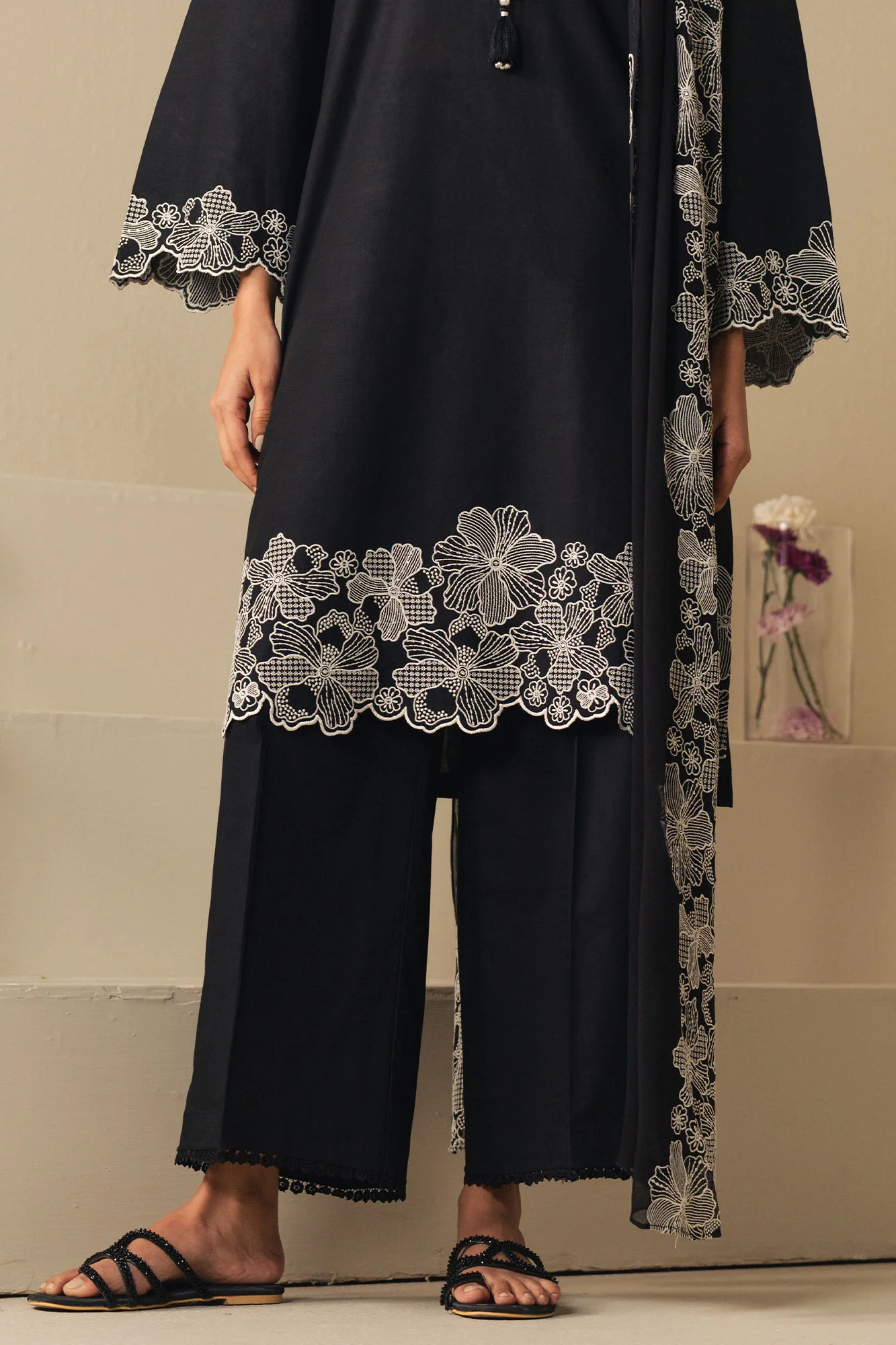 LUXE NOIR-2PC (SHIRT & DUPATTA) - Image 3