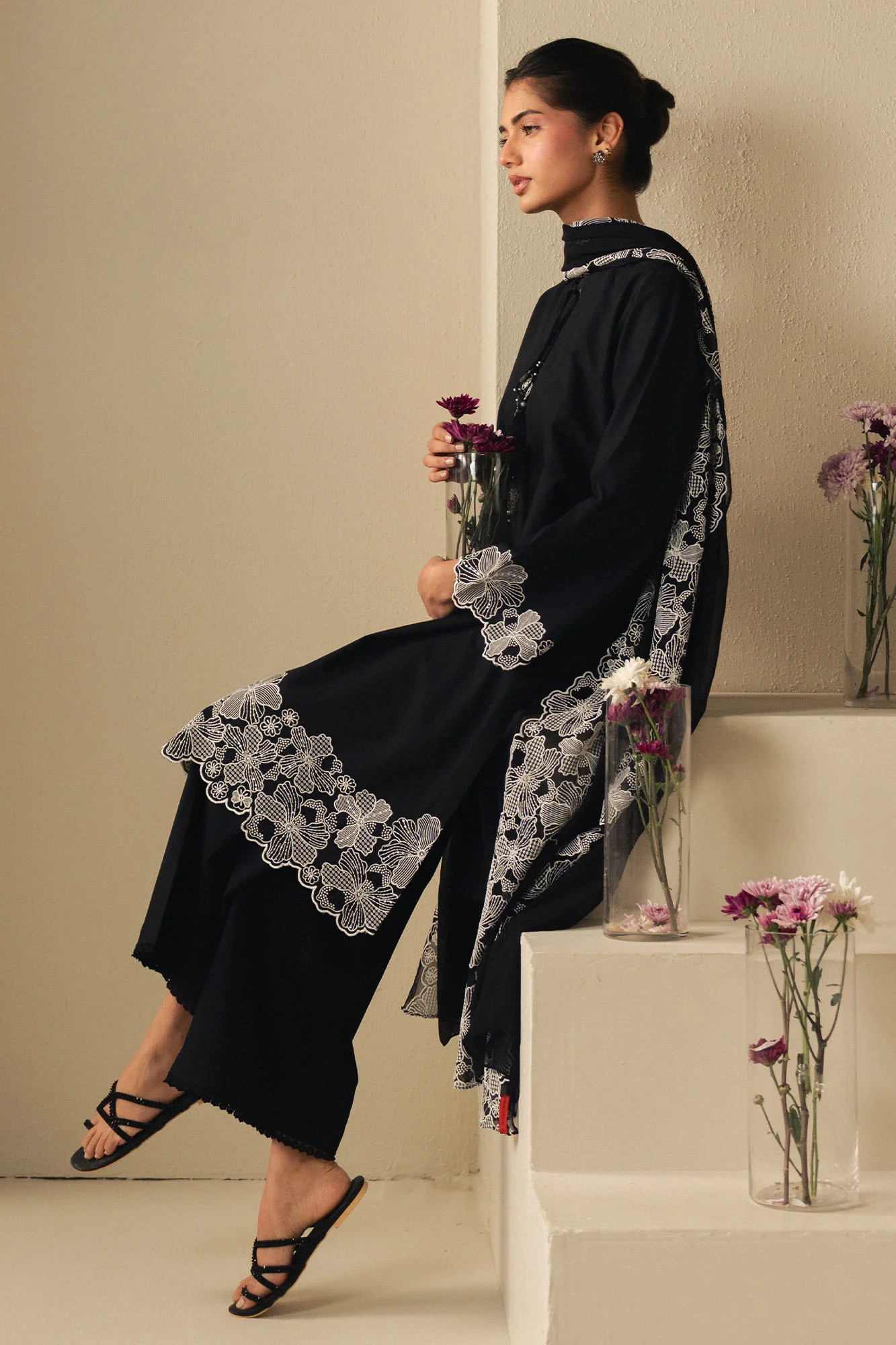 LUXE NOIR-2PC (SHIRT & DUPATTA) - Image 4