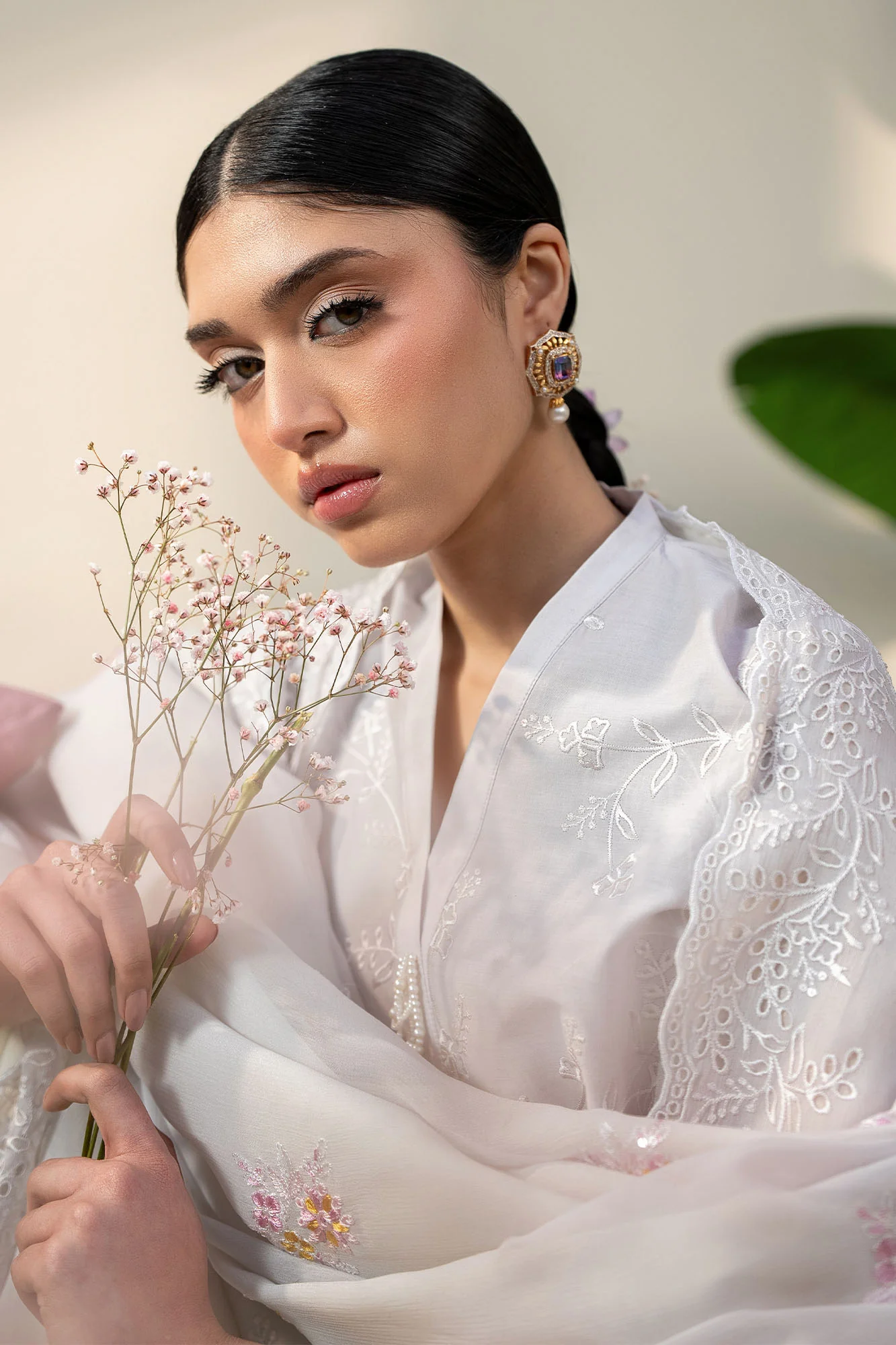 PERSIAN VIOLET-3PC EMBROIDERED LAWN SUIT - Image 2