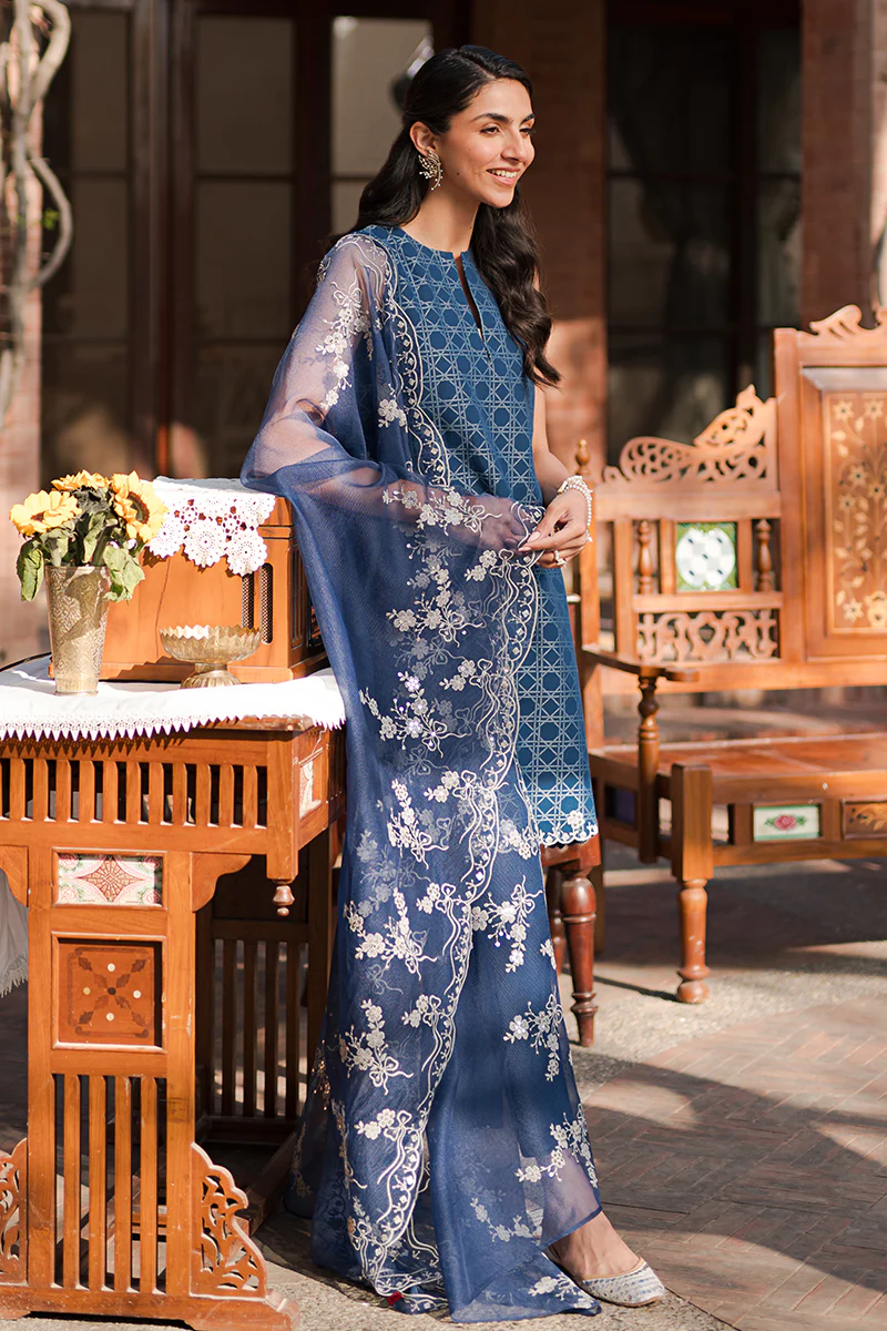 ANTIQUE ROYAL-3 PIECE EMBROIDERED LAWN SUIT - Image 6