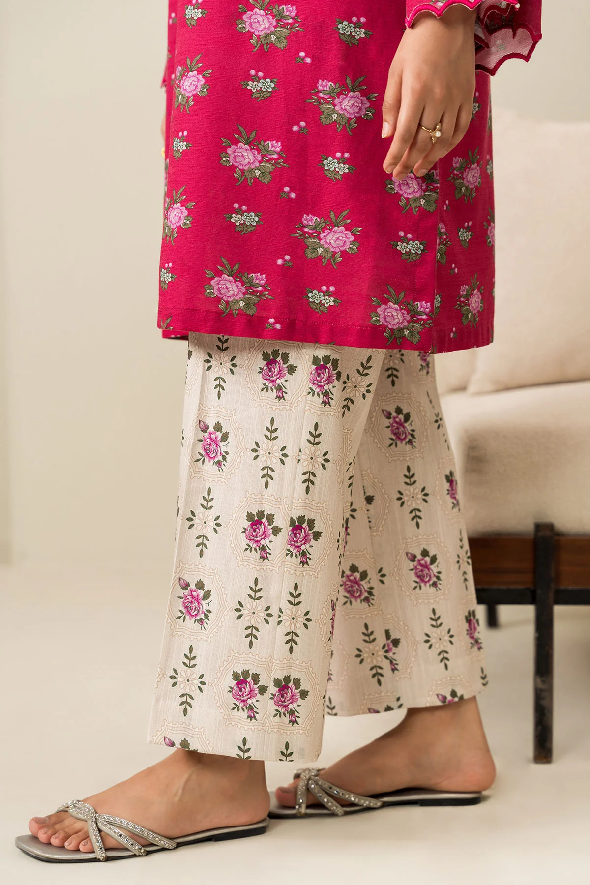 BLUSH DREAM-2PC KHADDAR PRINTED SUIT - Image 2